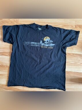 Never Land Disney XL Tshirt Black Short Sleeve